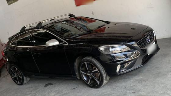 VOLVO V40 2.0 T5 R DESIGN TURBO GASOLINA 4P AUTOMÁTICO VOLVO V40 2.0 T5 R DESIGN TURBO GASOLINA 4P AUTOMÁTICO